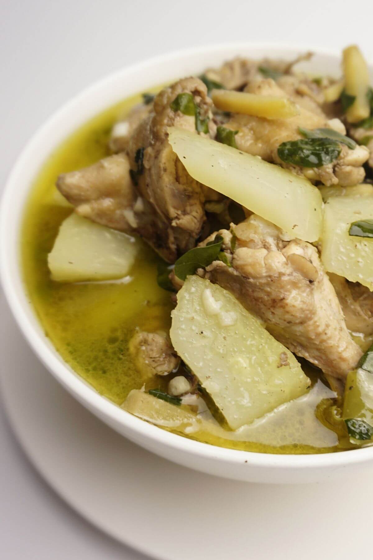 Chicken tinola side view.