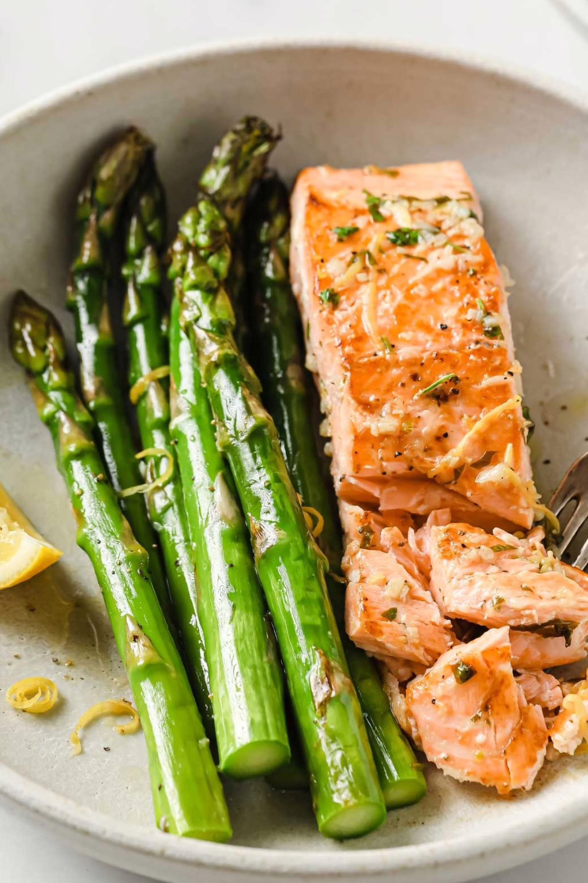 Baked Salmon with Asparagus